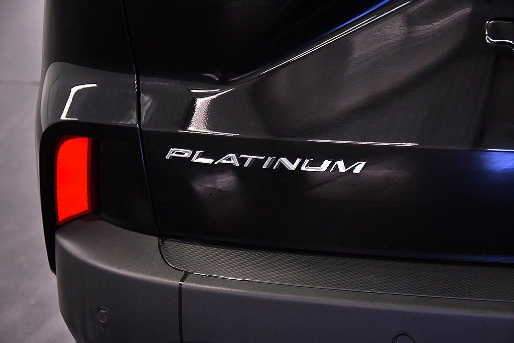 Used 2024 Ford Escape Platinum image 10