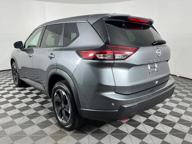 Certified 2025 Nissan Rogue SV FWD image 8