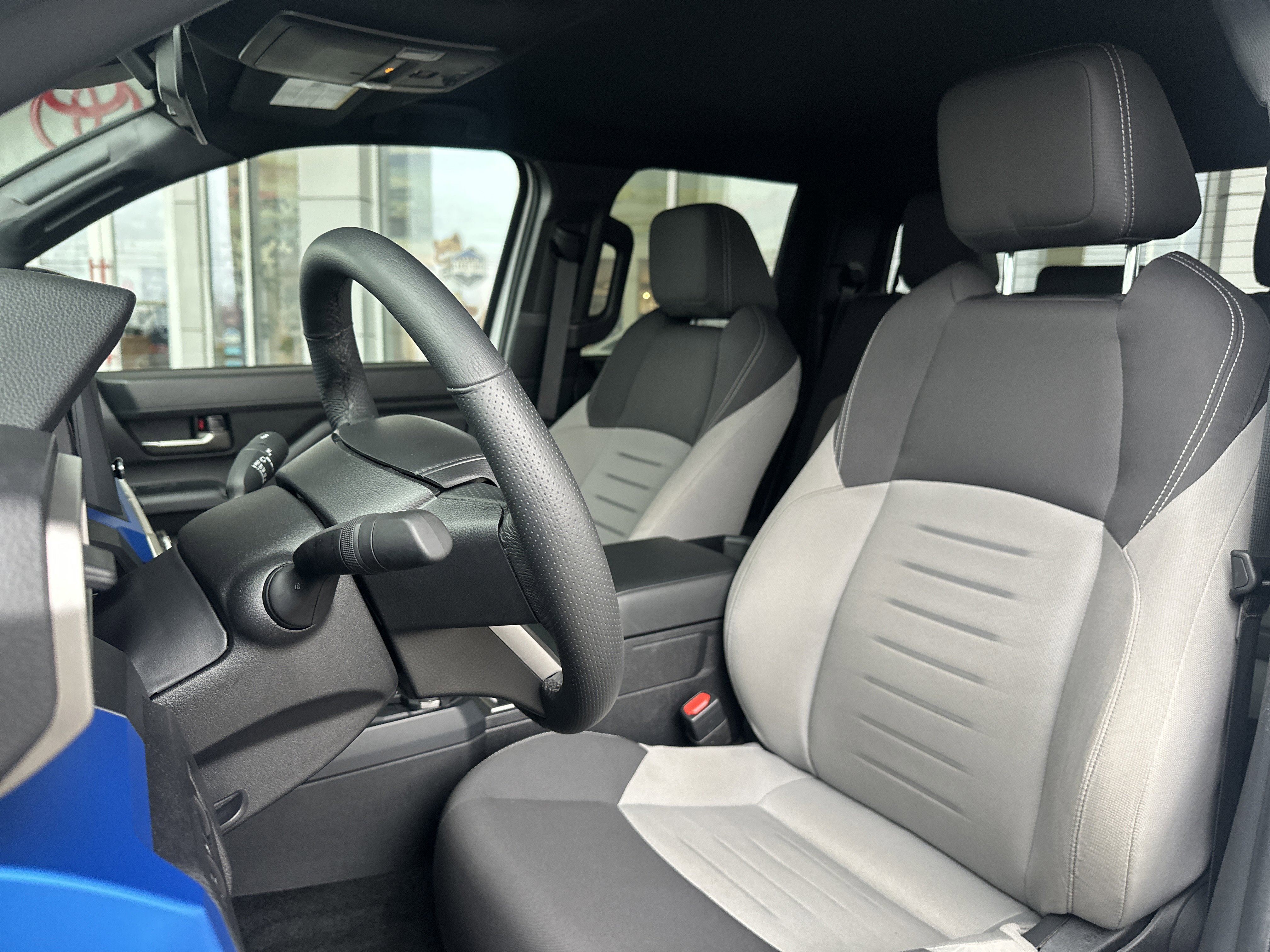 Certified 2025 Toyota Tacoma TRD Off-Road image 9