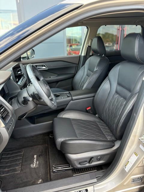 Used 2022 Nissan Rogue Platinum w/ Head-Up Display Package image 4