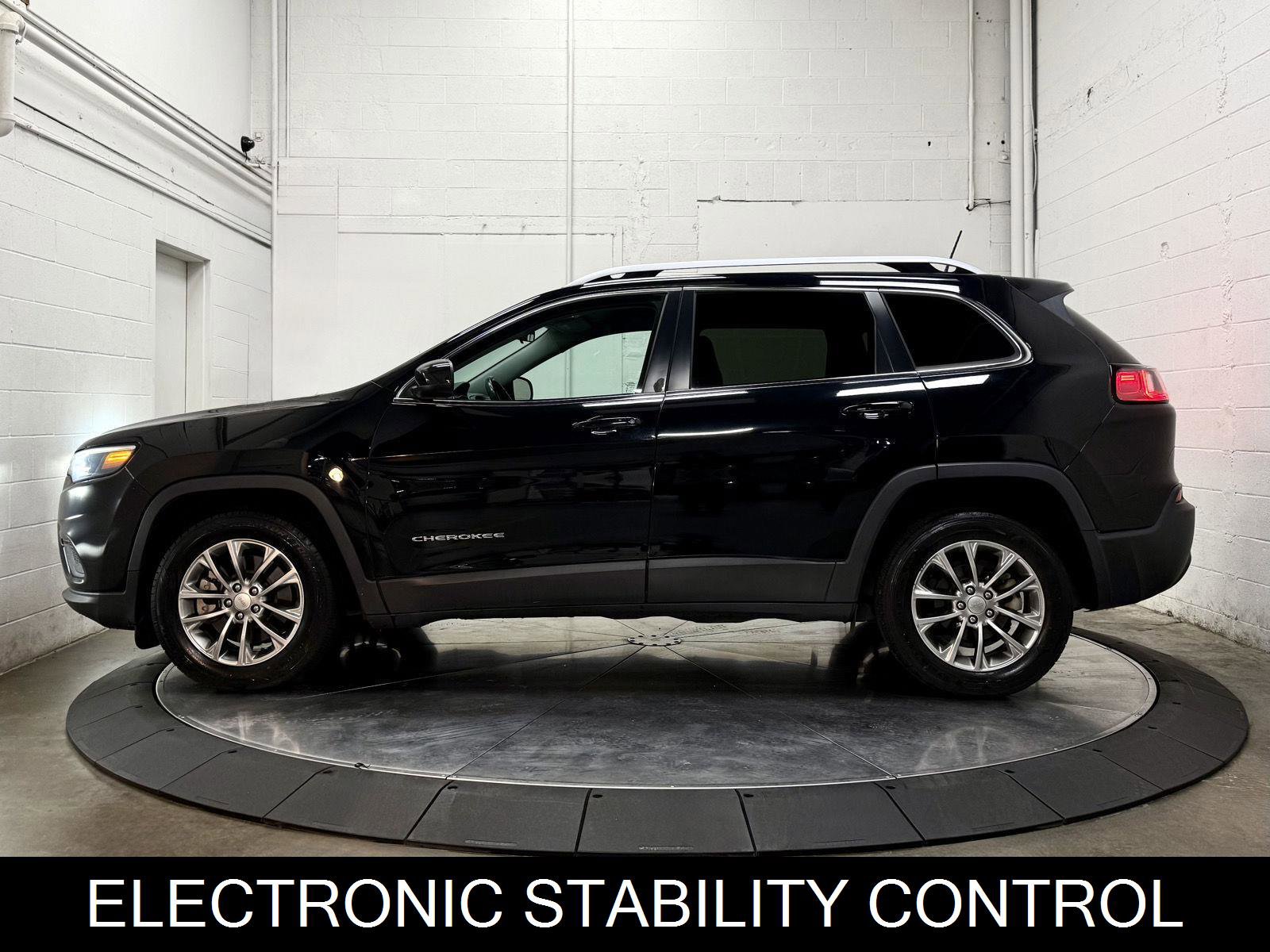 Used 2019 Jeep Cherokee Latitude Plus w/ Cold Weather Group image 6