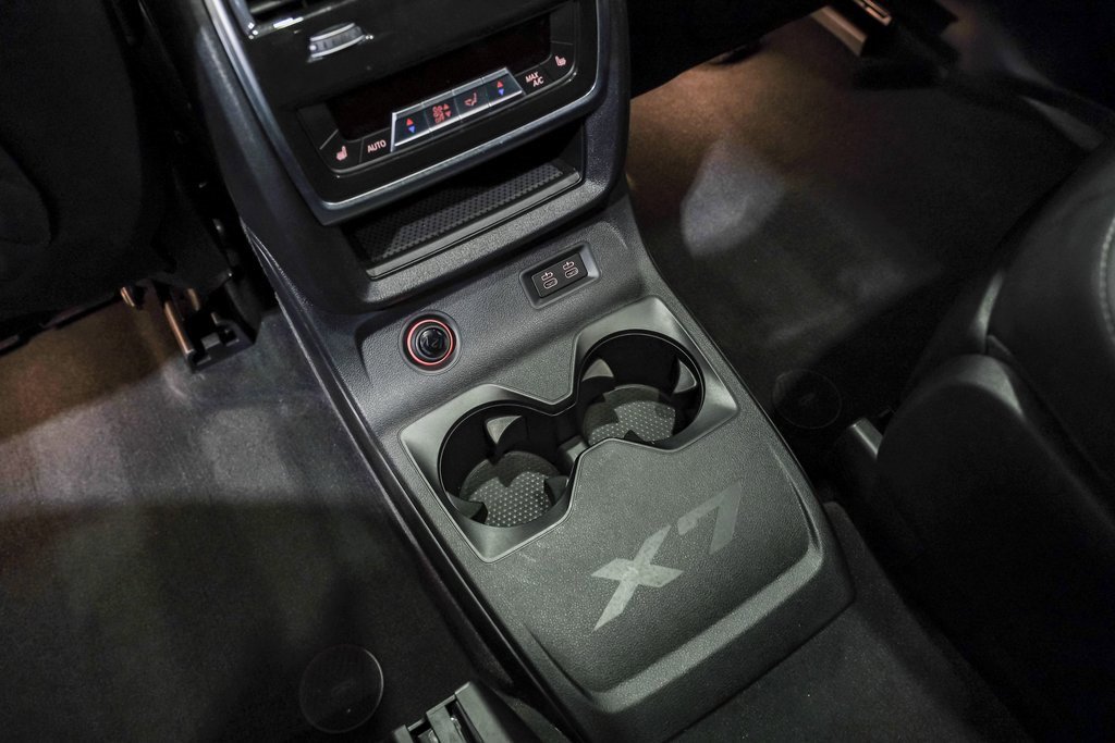 Used 2024 BMW ALPINA XB7 image 43