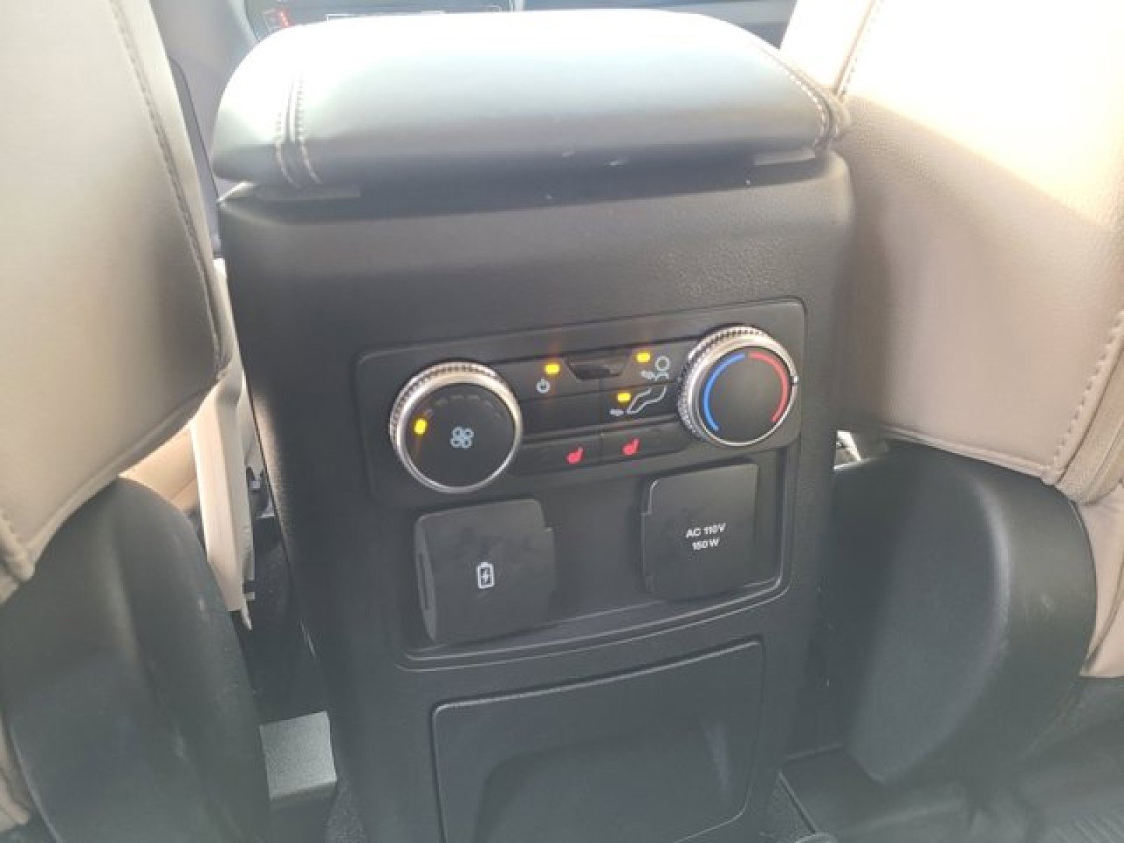 Used 2022 Ford Explorer Limited w/ Equipment Group 301A AWD/4WD image 37