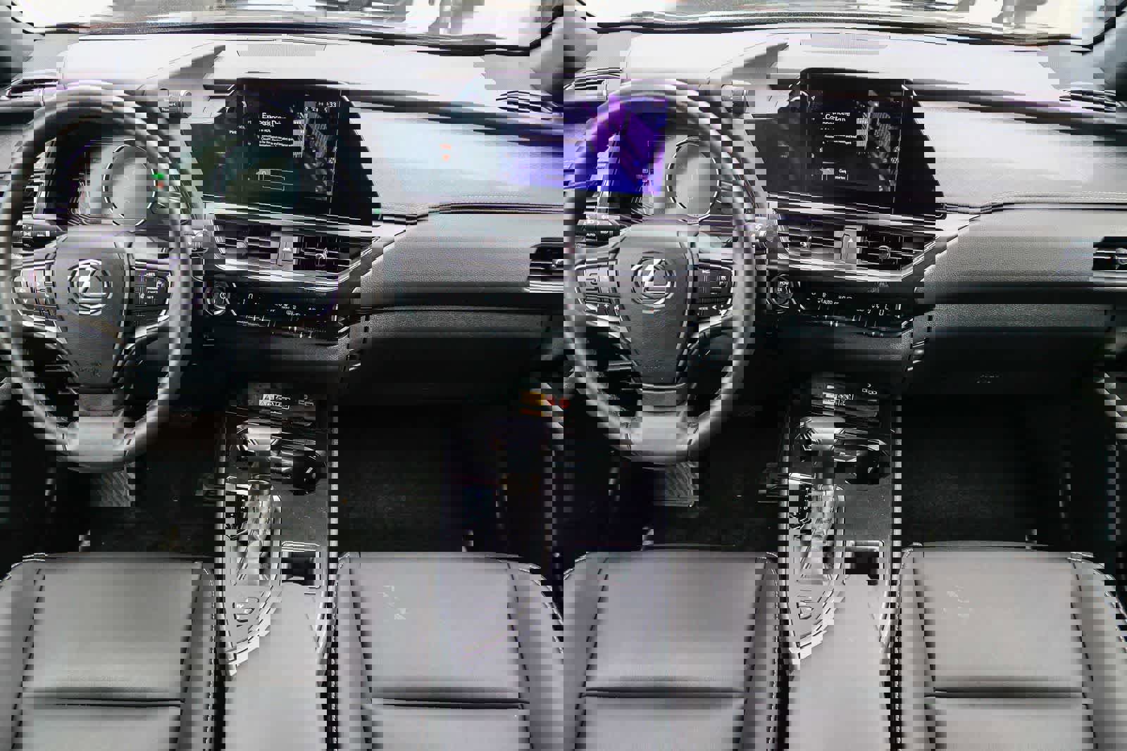 Used 2024 Lexus UX 250h FWD image 12