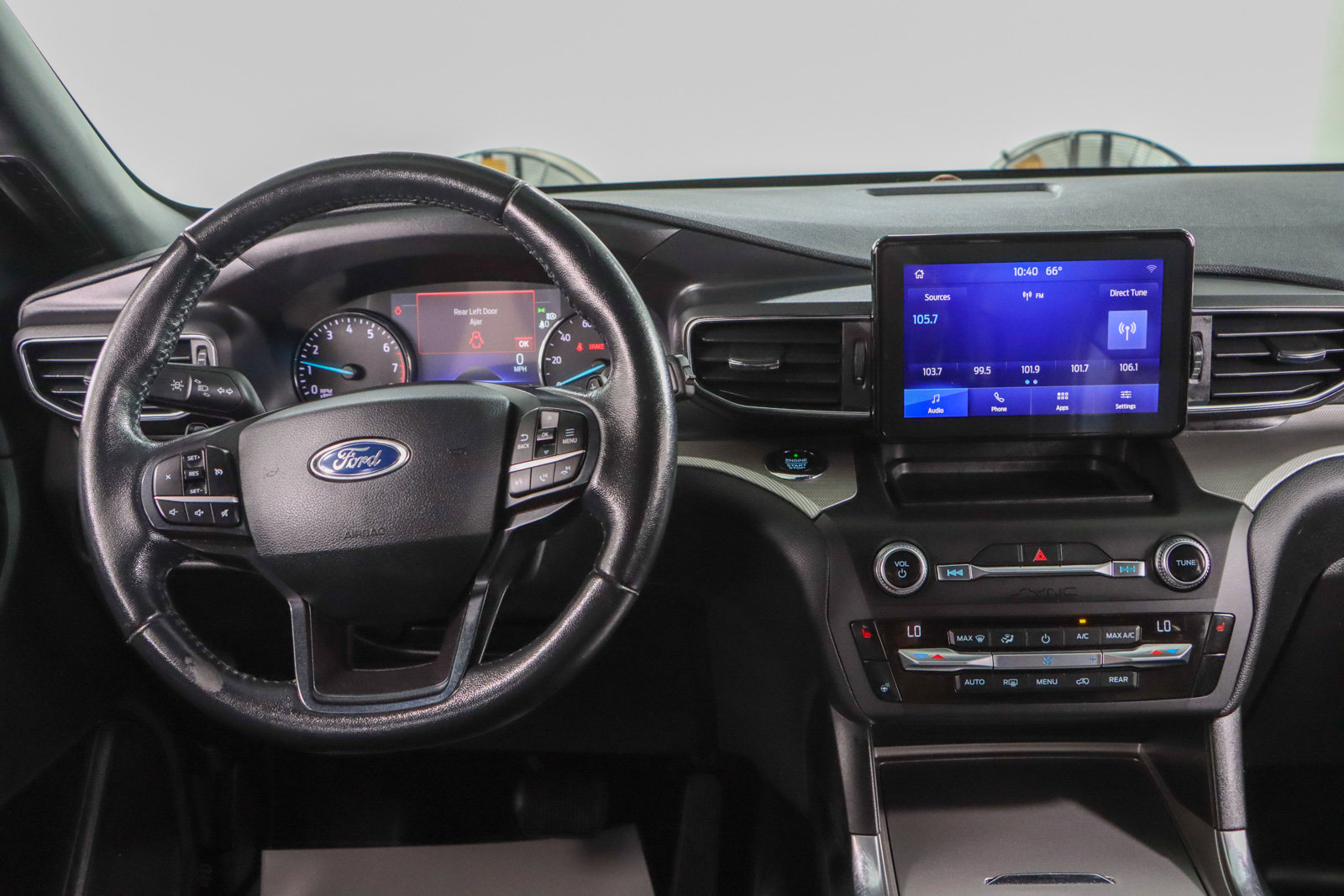 Used 2020 Ford Explorer XLT w/ Equipment Group 202A AWD/4WD image 17