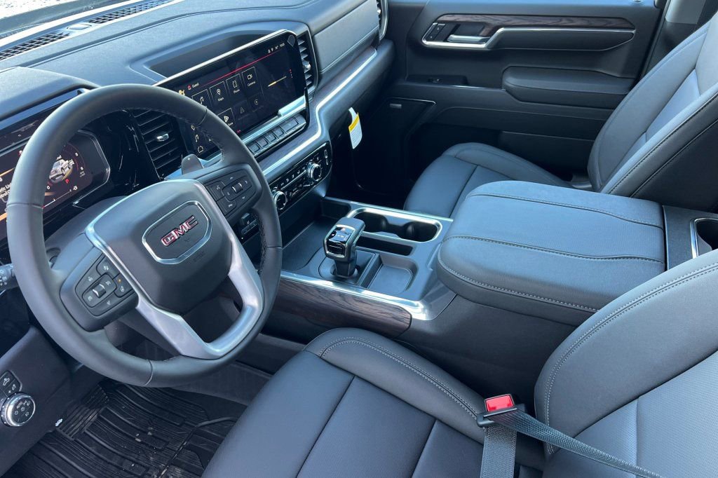 New 2026 GMC Sierra 1500 SLT AWD/4WD image 7