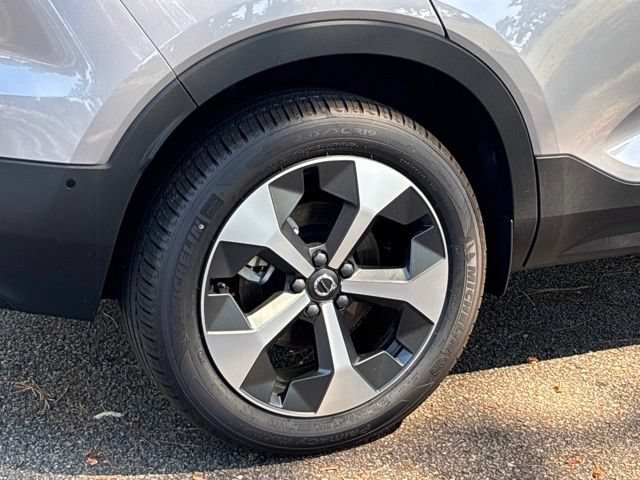 New 2026 Volvo XC40 B5 Plus w/ Protection Package Premier AWD/4WD image 16