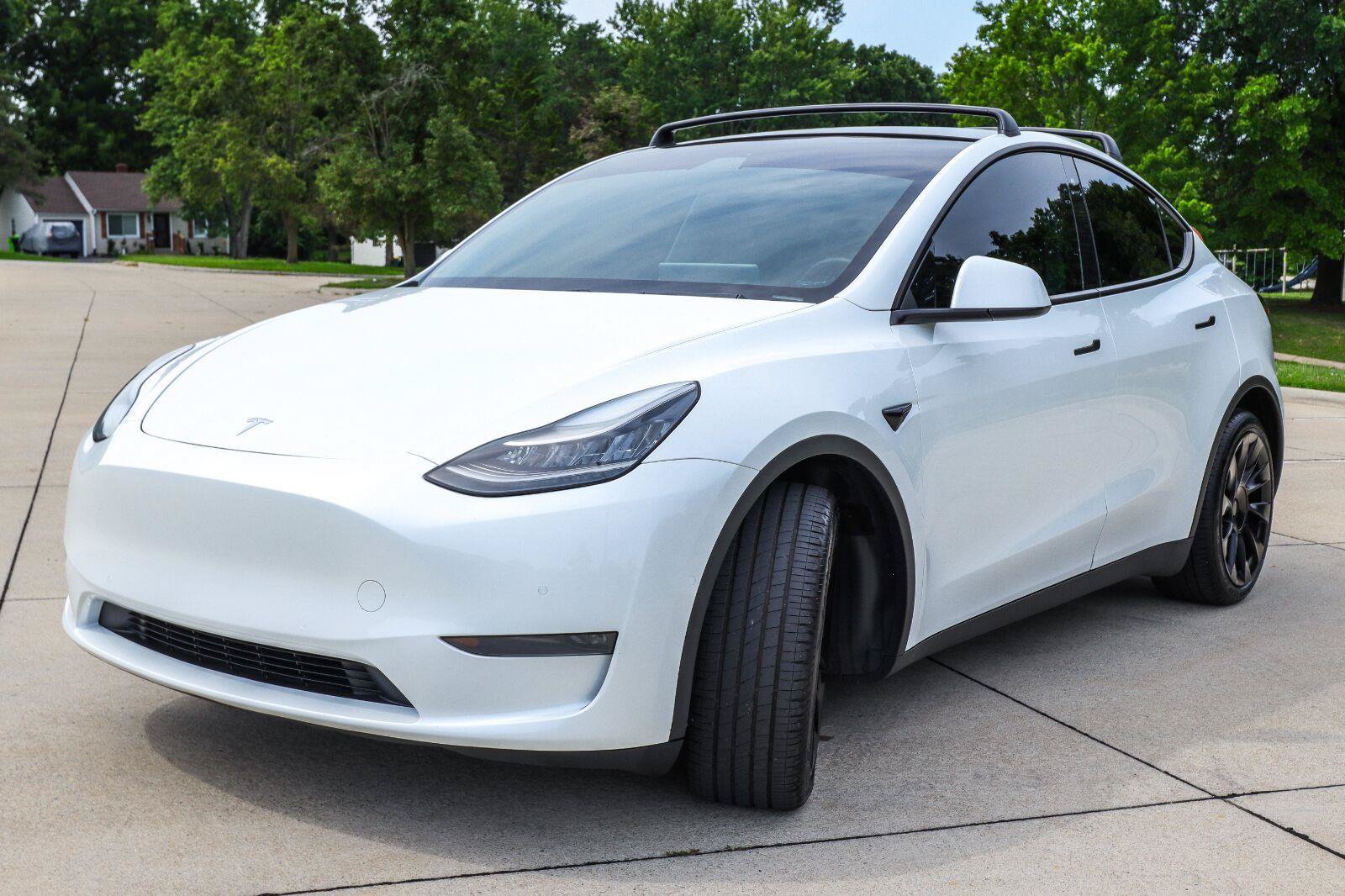 Used 2020 Tesla Model Y Long Range AWD/4WD image 3