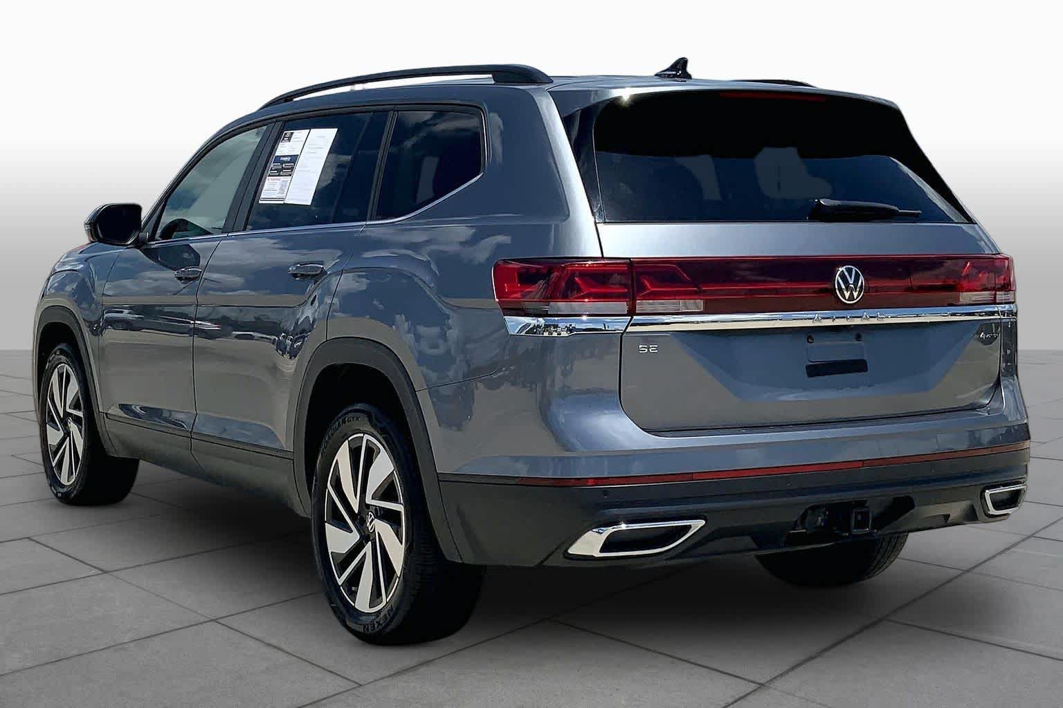 Used 2024 Volkswagen Atlas SE AWD/4WD image 12