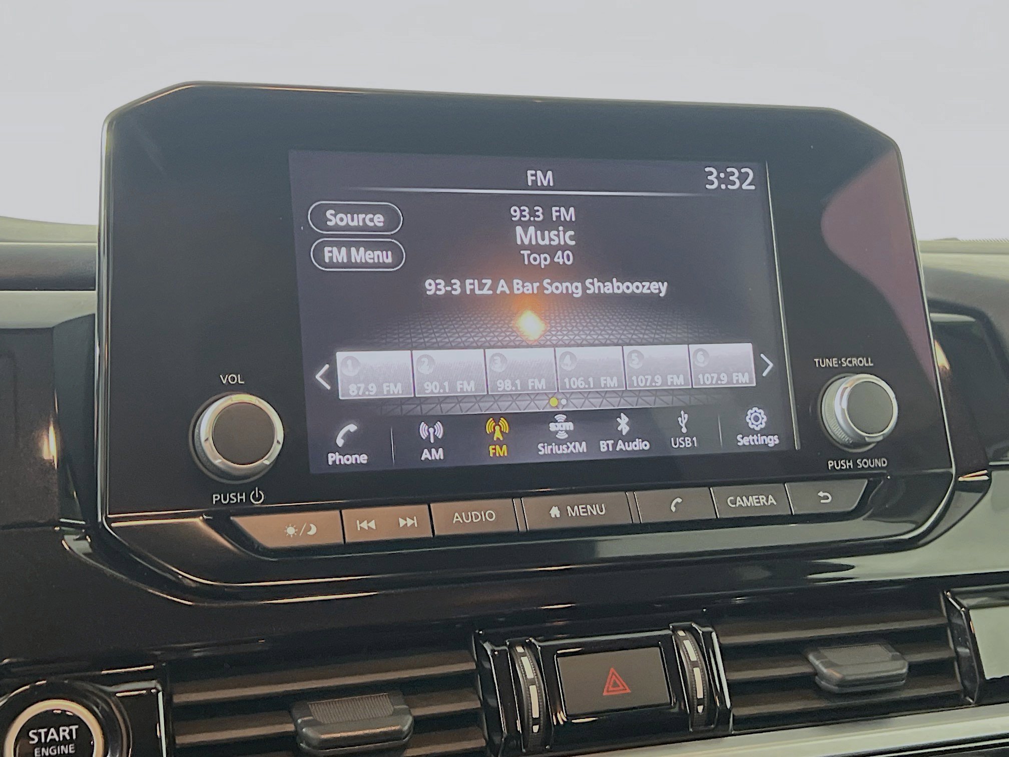 Used 2024 Nissan Pathfinder SV image 27