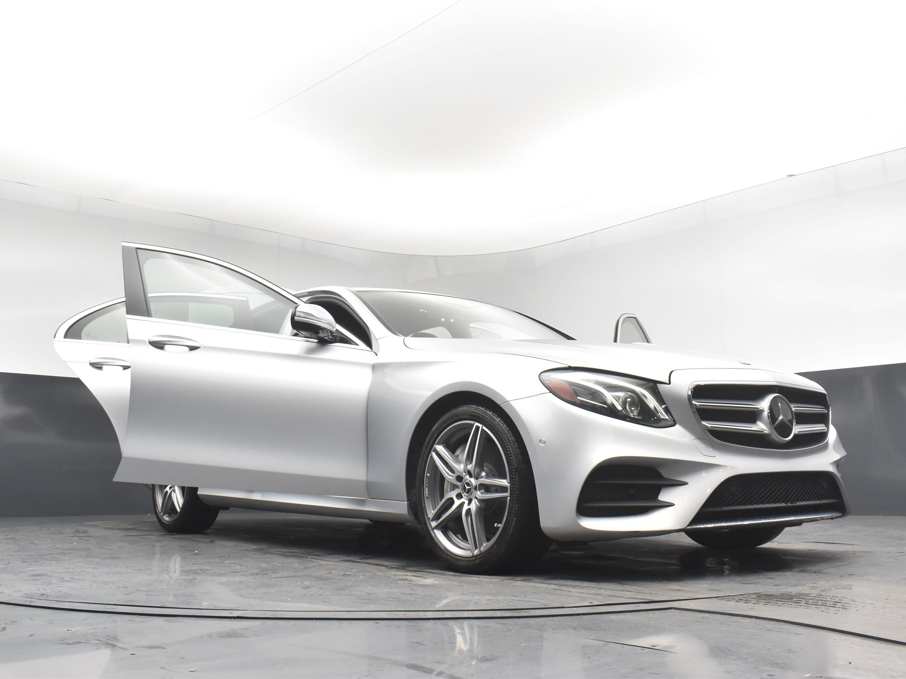 Used 2019 Mercedes-Benz E 450 4MATIC Sedan w/ Driver Assistance Package image 30