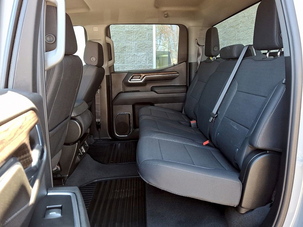 Used 2024 Chevrolet Silverado 1500 LT image 11