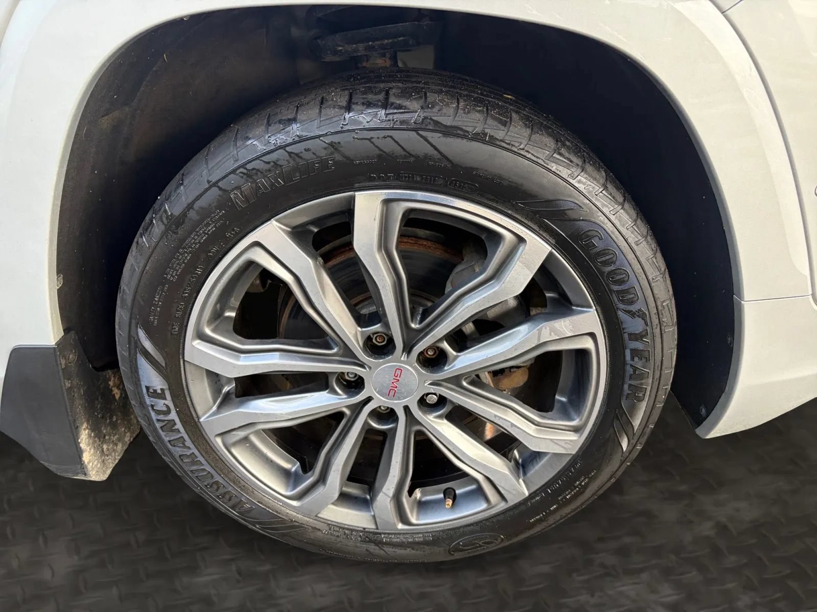 Used 2018 GMC Terrain Denali w/ Advanced Safety Package AWD/4WD image 38