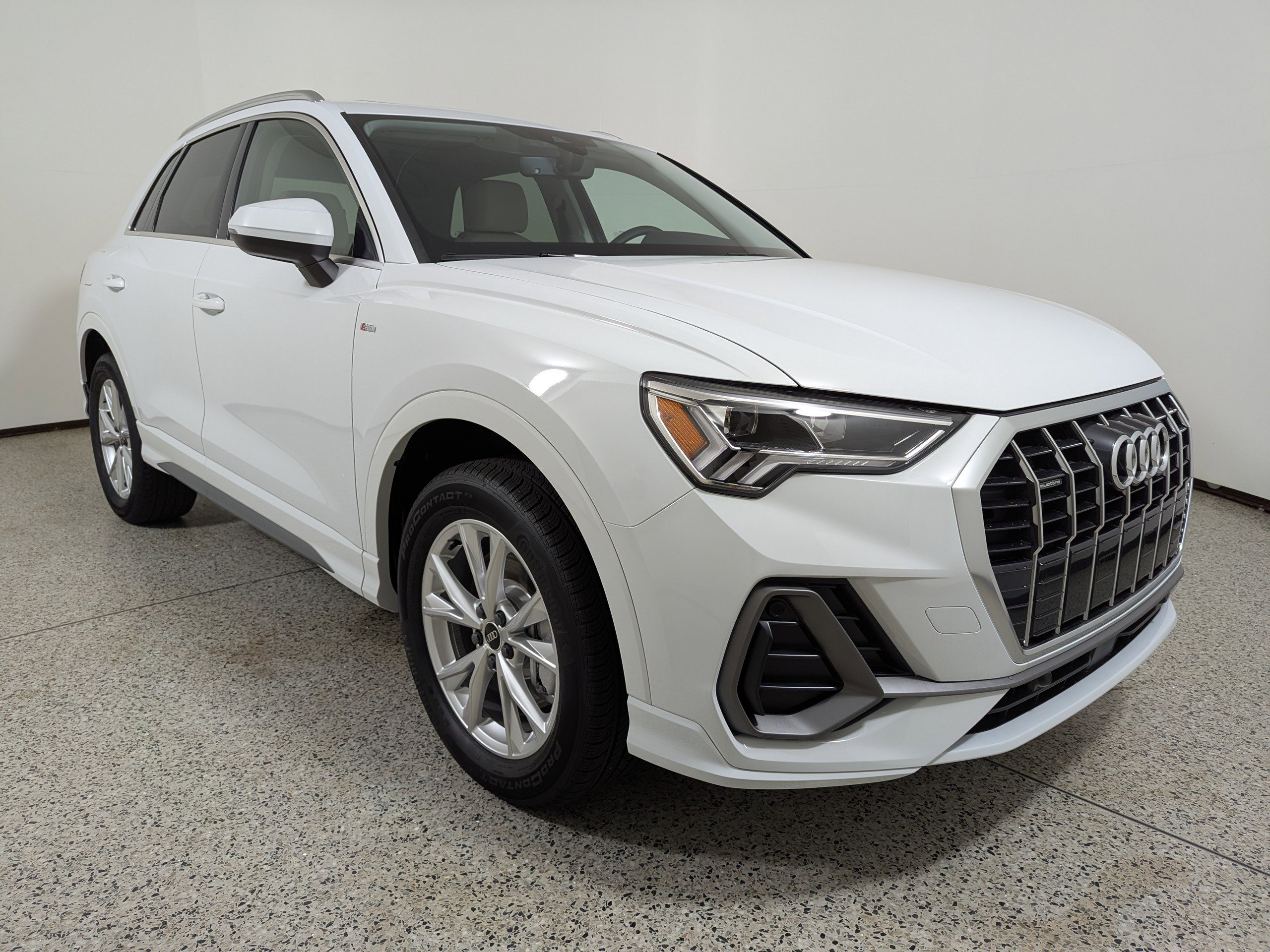 New 2025 Audi Q3 2.0T Premium