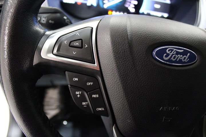Used 2022 Ford Edge SEL image 34