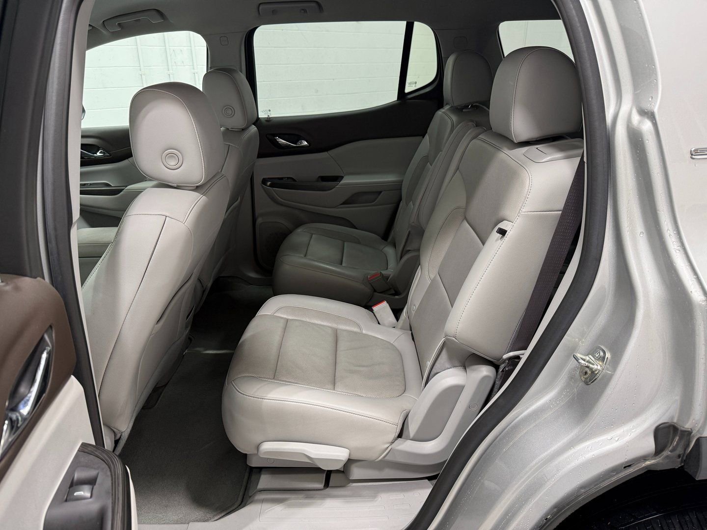 Used 2020 GMC Acadia SLT w/ LPO, Cargo Package image 42