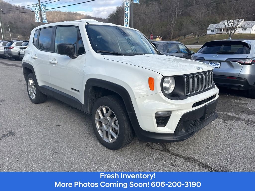 Used 2023 Jeep Renegade Latitude image 3