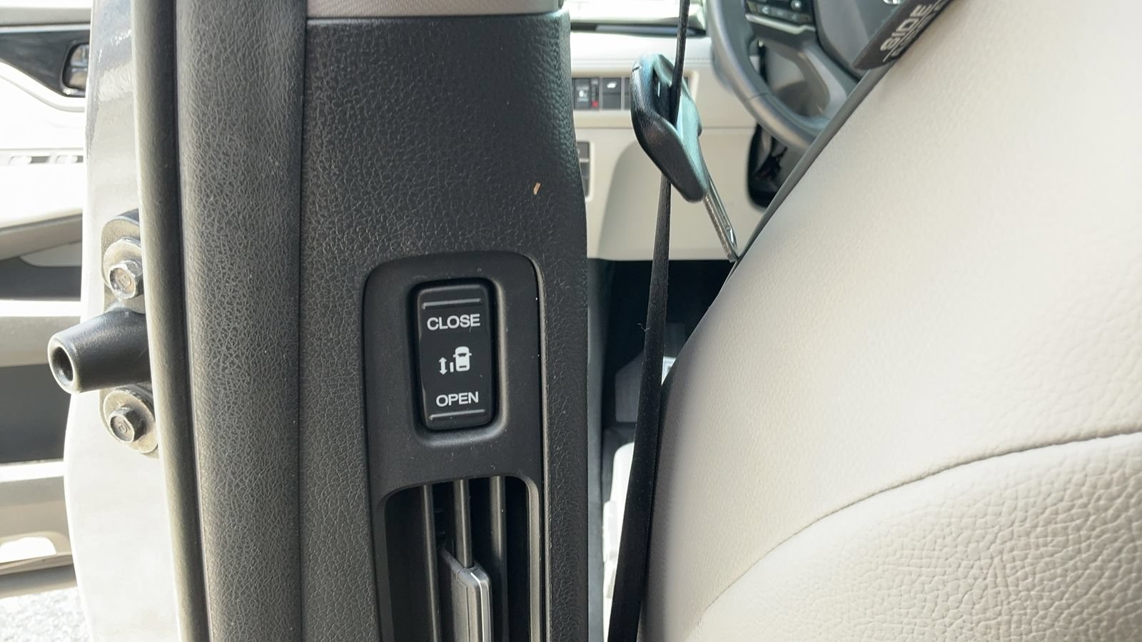 Used 2023 Honda Odyssey Elite image 43