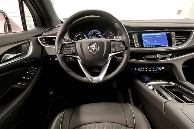 Used 2024 Buick Enclave Avenir image 5