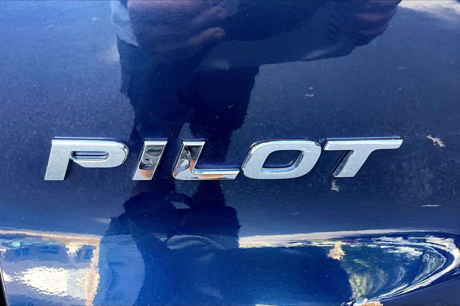 Certified 2022 Honda Pilot Sport image 30