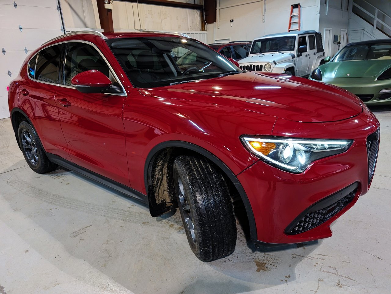 Used 2019 Alfa Romeo Stelvio AWD image 11
