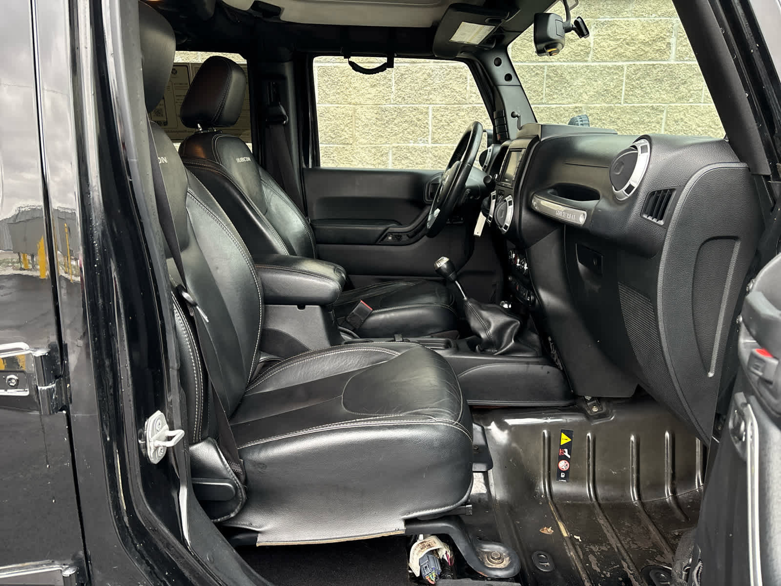 Used 2014 Jeep Wrangler Unlimited Rubicon image 12