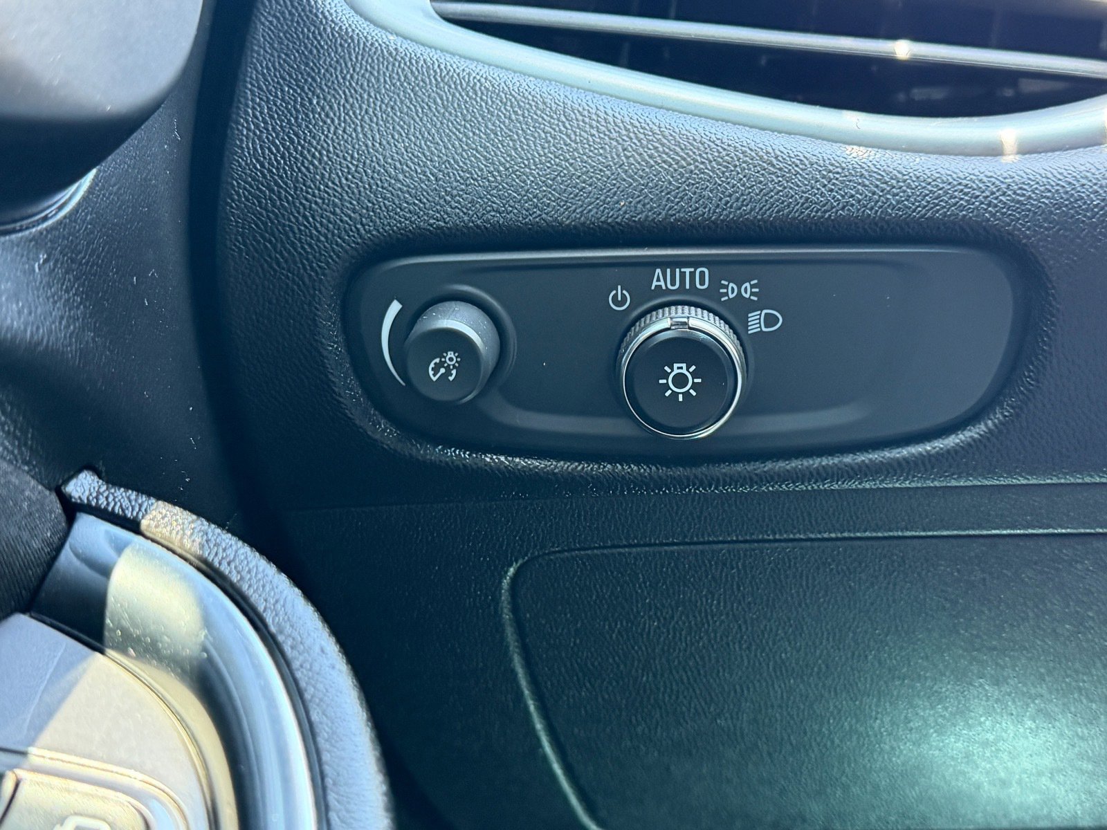 Used 2022 Chevrolet Malibu LT FWD image 27