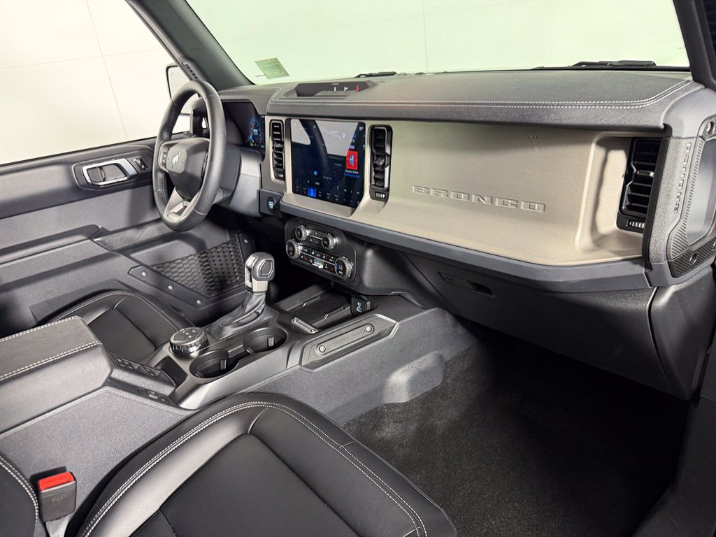 Used 2025 Ford Bronco Outer Banks AWD/4WD image 15