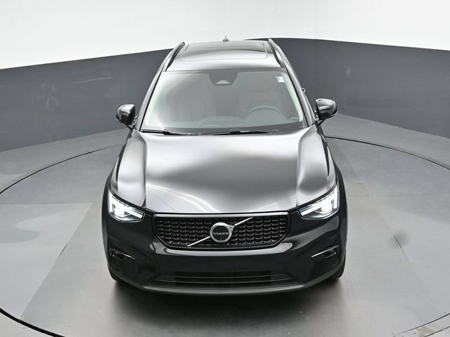 Used 2025 Volvo XC40 B5 Plus AWD/4WD image 46