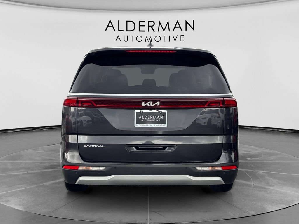Used 2024 Kia Carnival LX FWD image 4