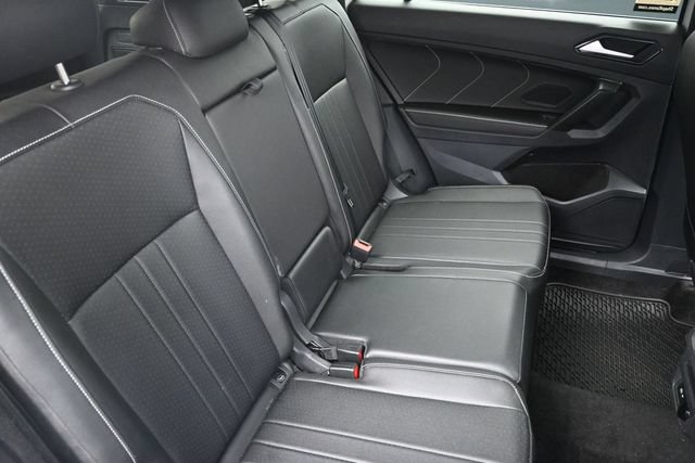 Used 2023 Volkswagen Tiguan SE R-Line AWD/4WD image 48