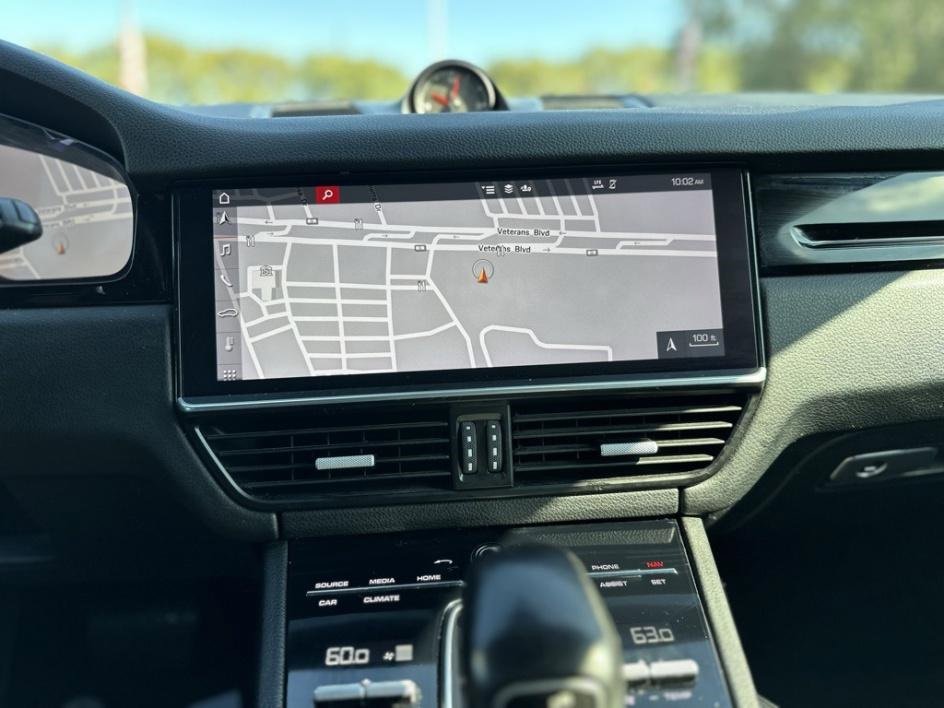 Used 2020 Porsche Cayenne image 26