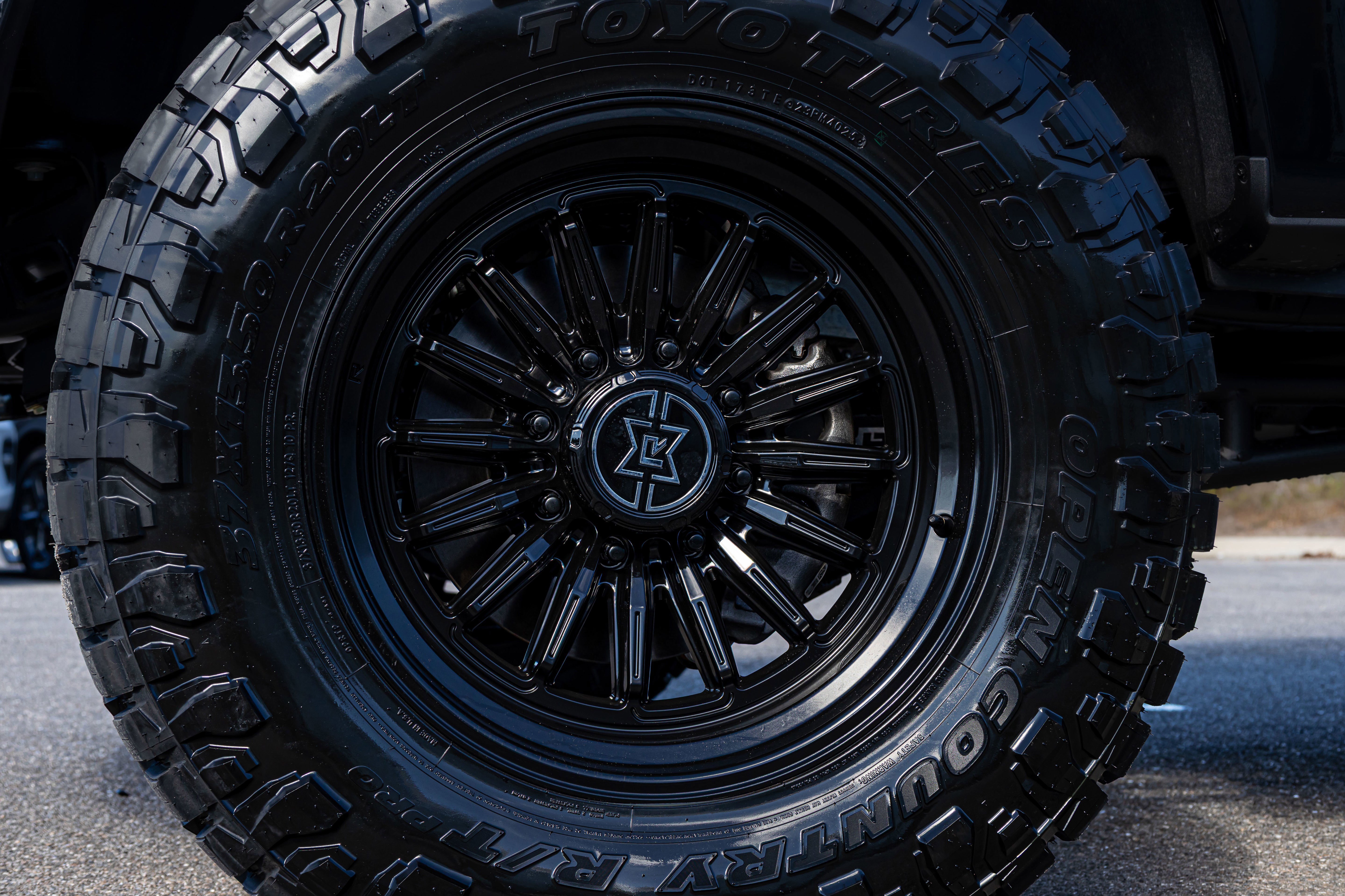 New 2025 Ford F350 Lariat w/ Lariat Ultimate Package image 24