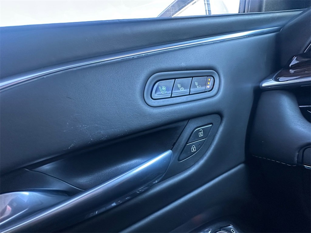 Used 2021 Cadillac Escalade Sport Platinum w/ LPO, ONYX Package image 27