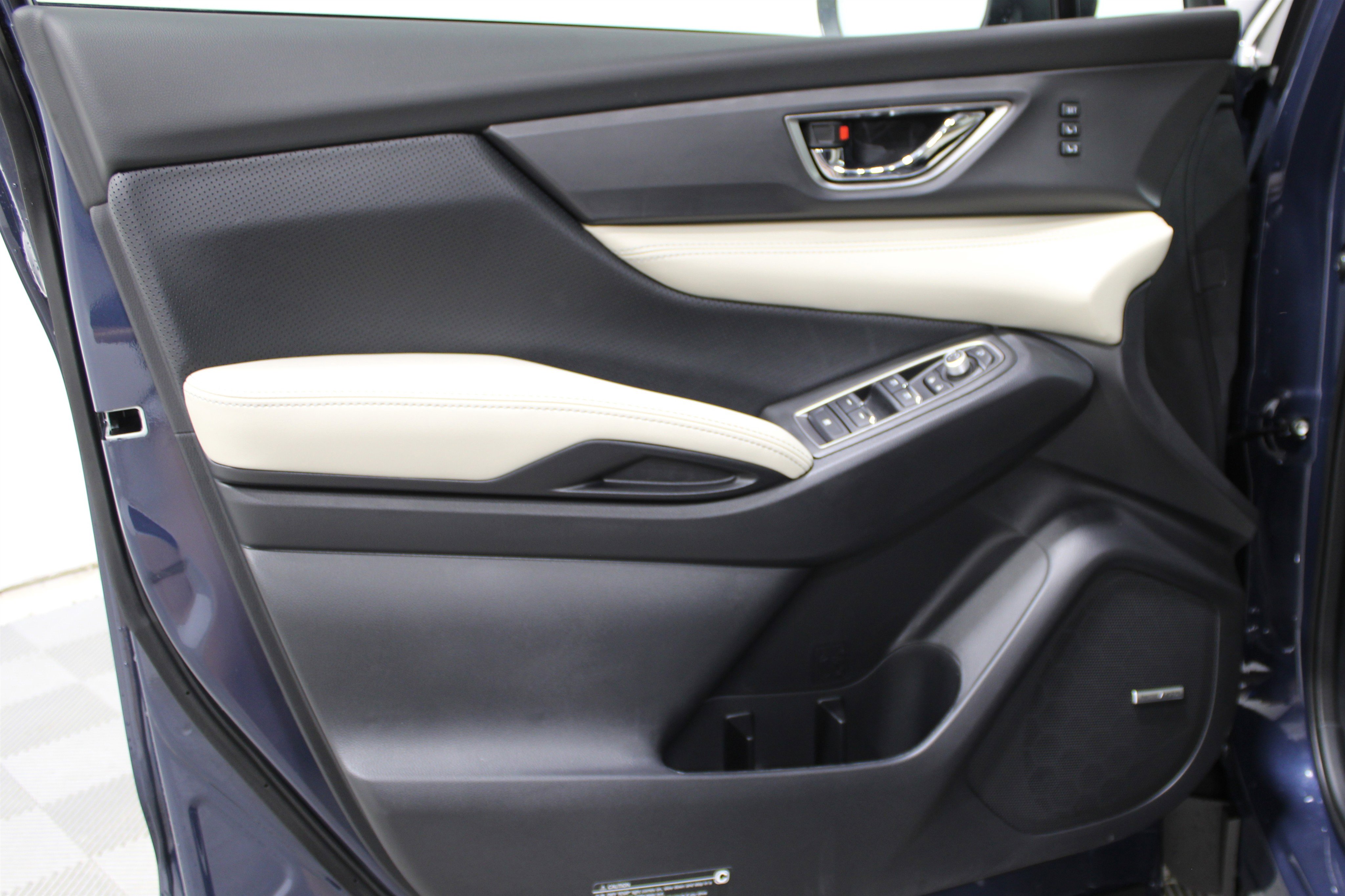 New 2025 Subaru Ascent Limited image 6