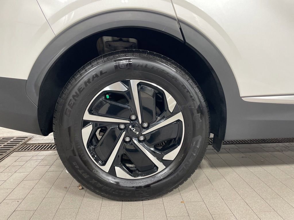 Certified 2023 Kia Sportage LX image 30
