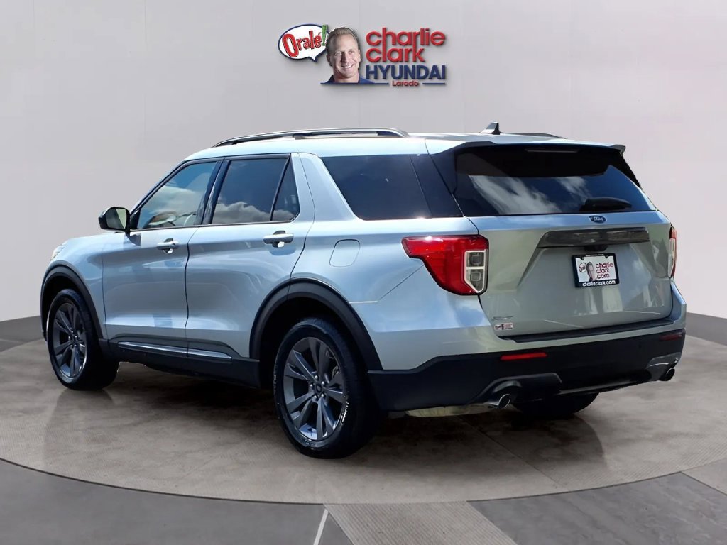Used 2023 Ford Explorer XLT w/ Equipment Group 202A RWD image 3