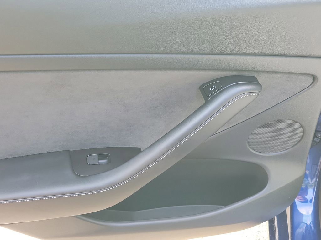 Used 2022 Tesla Model 3 Long Range image 16