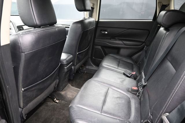 Used 2016 Mitsubishi Outlander AWD image 14