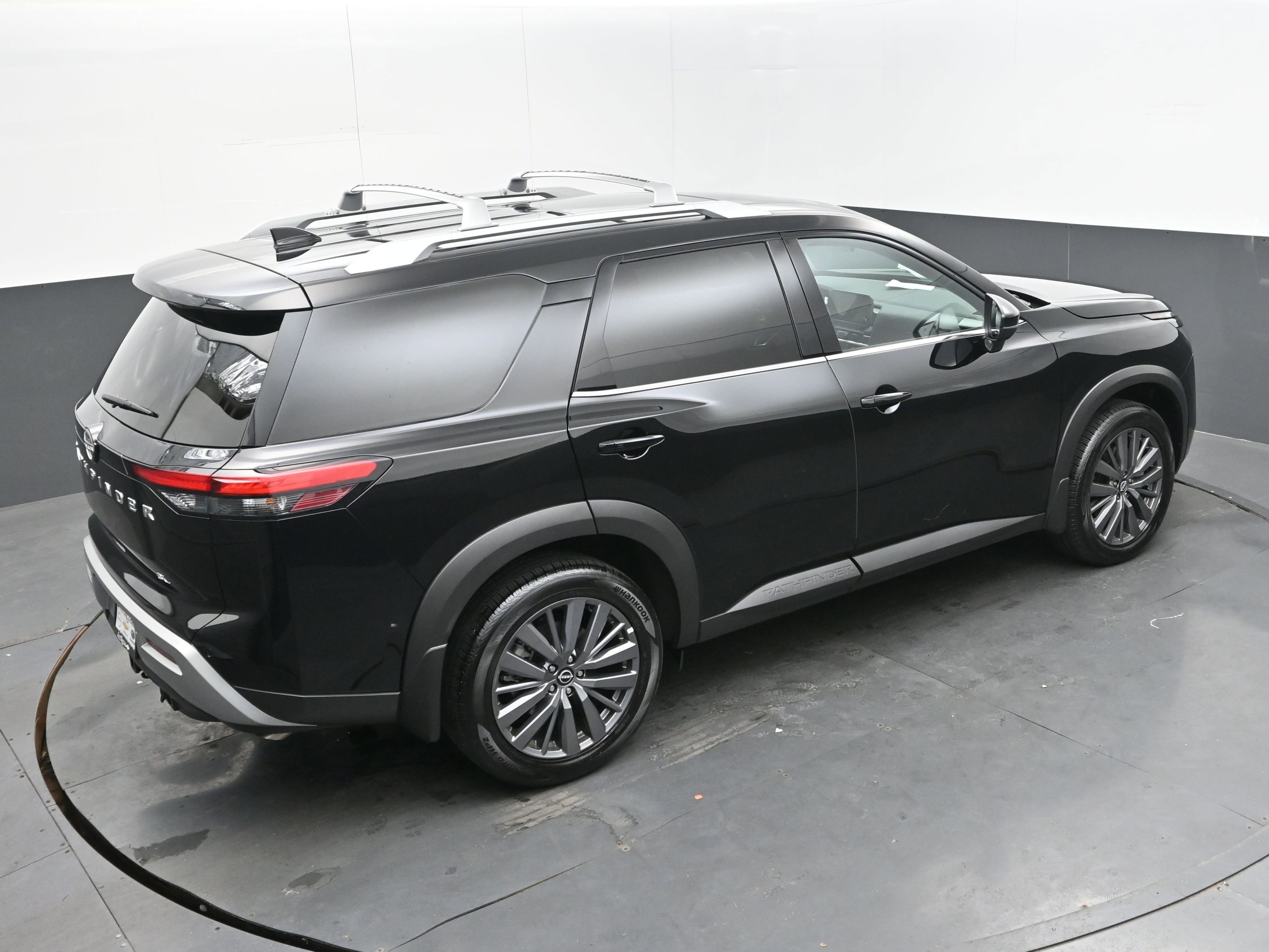 Used 2025 Nissan Pathfinder SL w/ SL Premium Package image 34