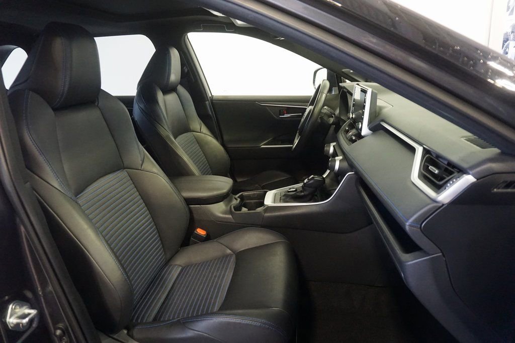 Used 2020 Toyota RAV4 XSE image 24