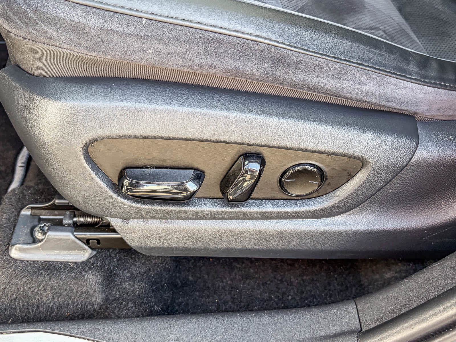 Certified 2023 Lexus RZ 450e Luxury w/ Accessory Package (Z1) image 20