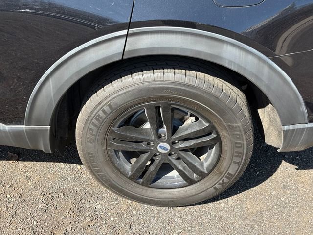 Used 2021 Ford Explorer XLT image 25