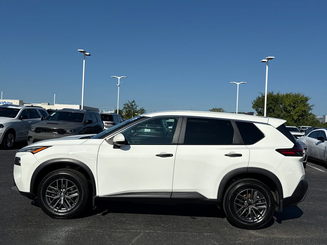 Used 2022 Nissan Rogue S FWD image 6