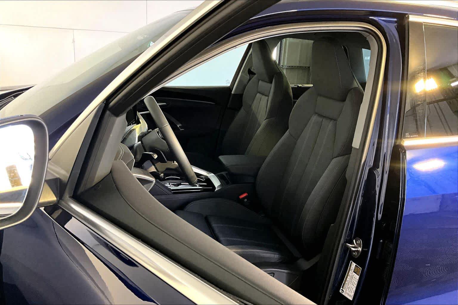Used 2025 Audi Q5 Premium Plus w/ Premium Plus AWD/4WD image 9