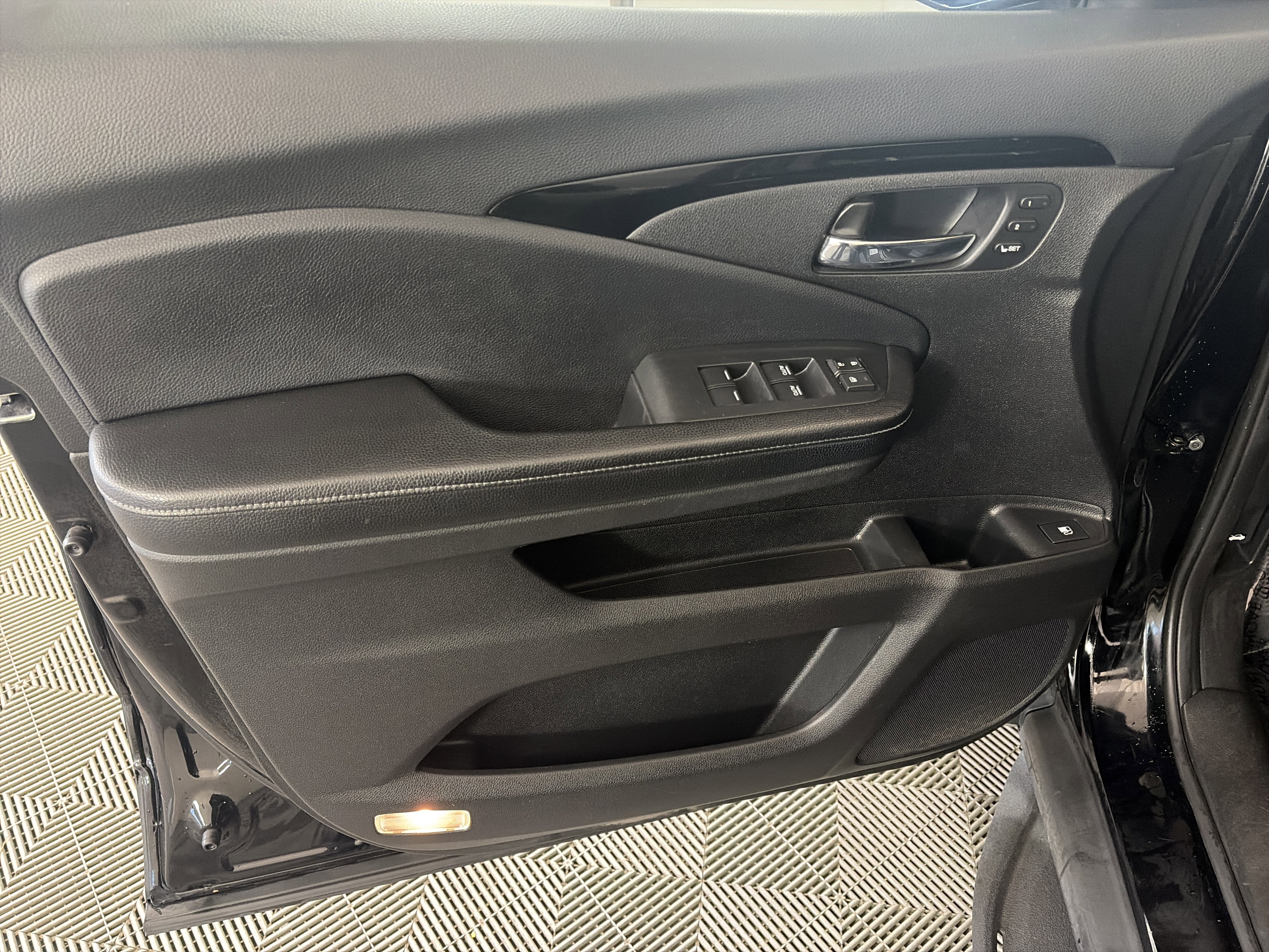 Used 2018 Honda Ridgeline RTL-E image 12