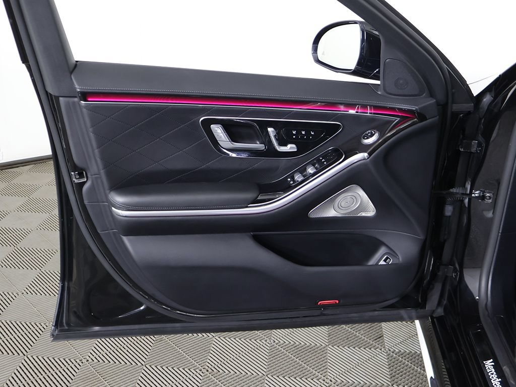 Used 2021 Mercedes-Benz S 580 4MATIC Sedan w/ AMG Line image 27