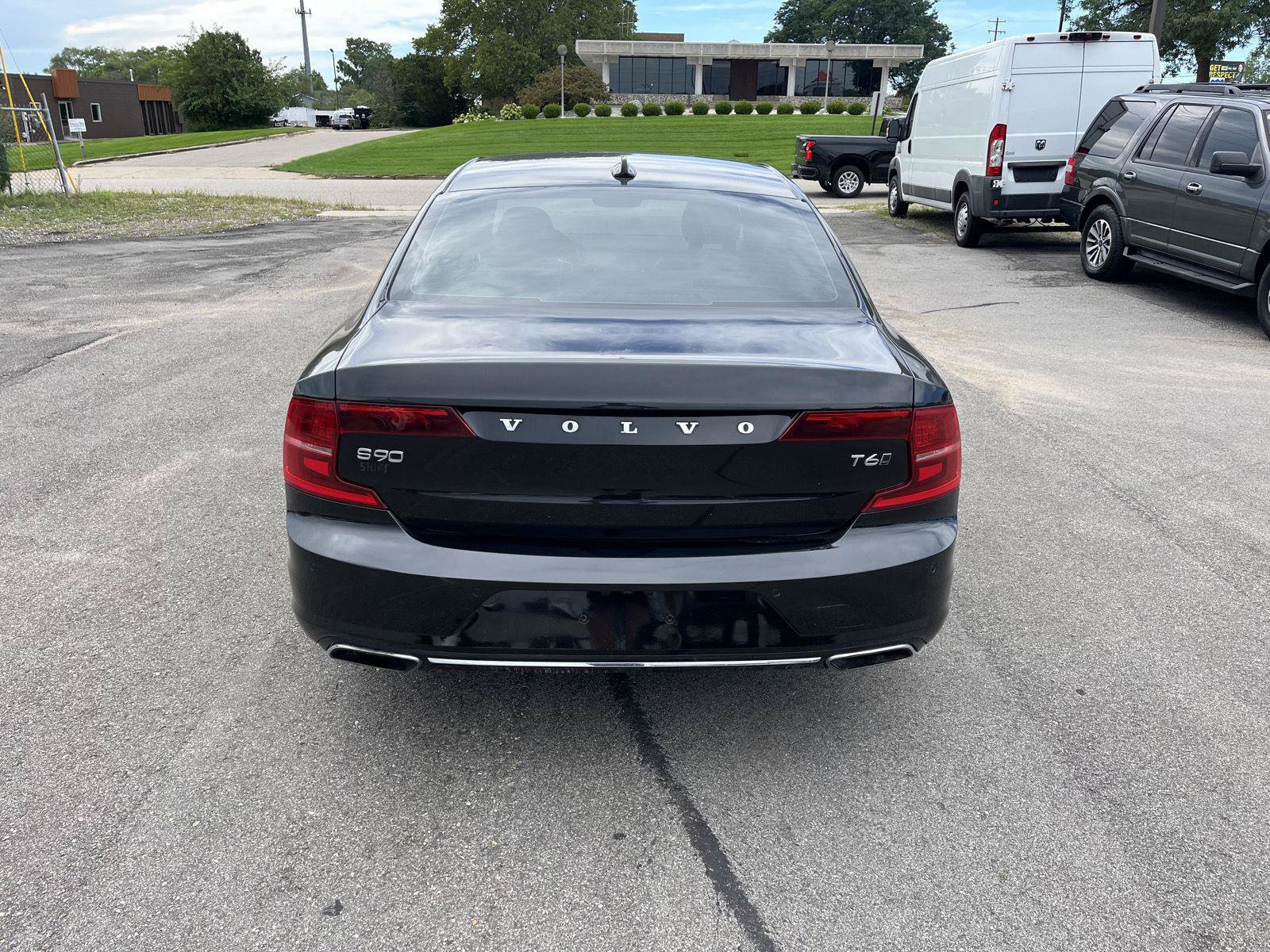 Used 2017 Volvo S90 T6 Momentum w/ Vision Package AWD/4WD image 6