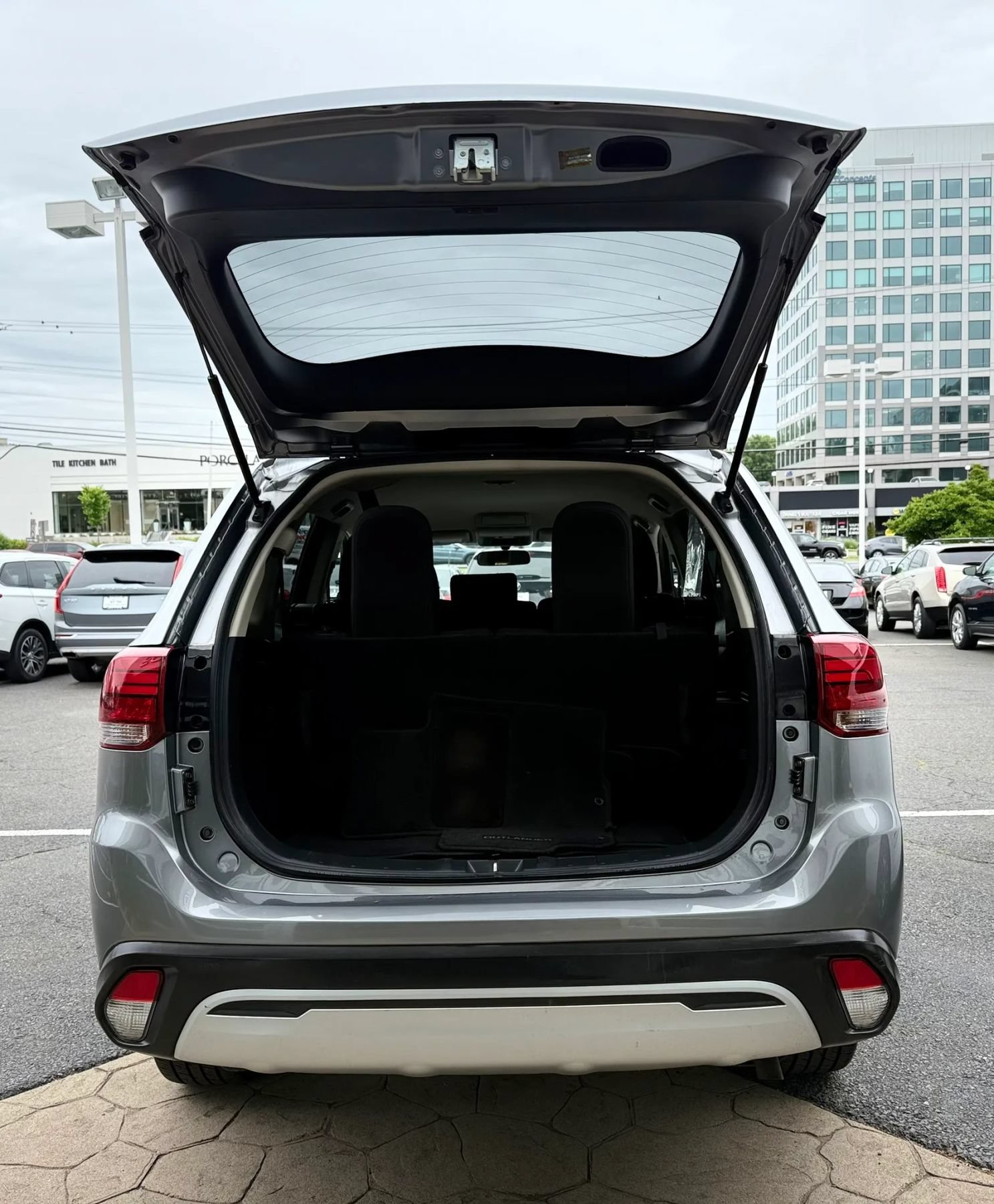 Used 2020 Mitsubishi Outlander ES AWD/4WD image 40