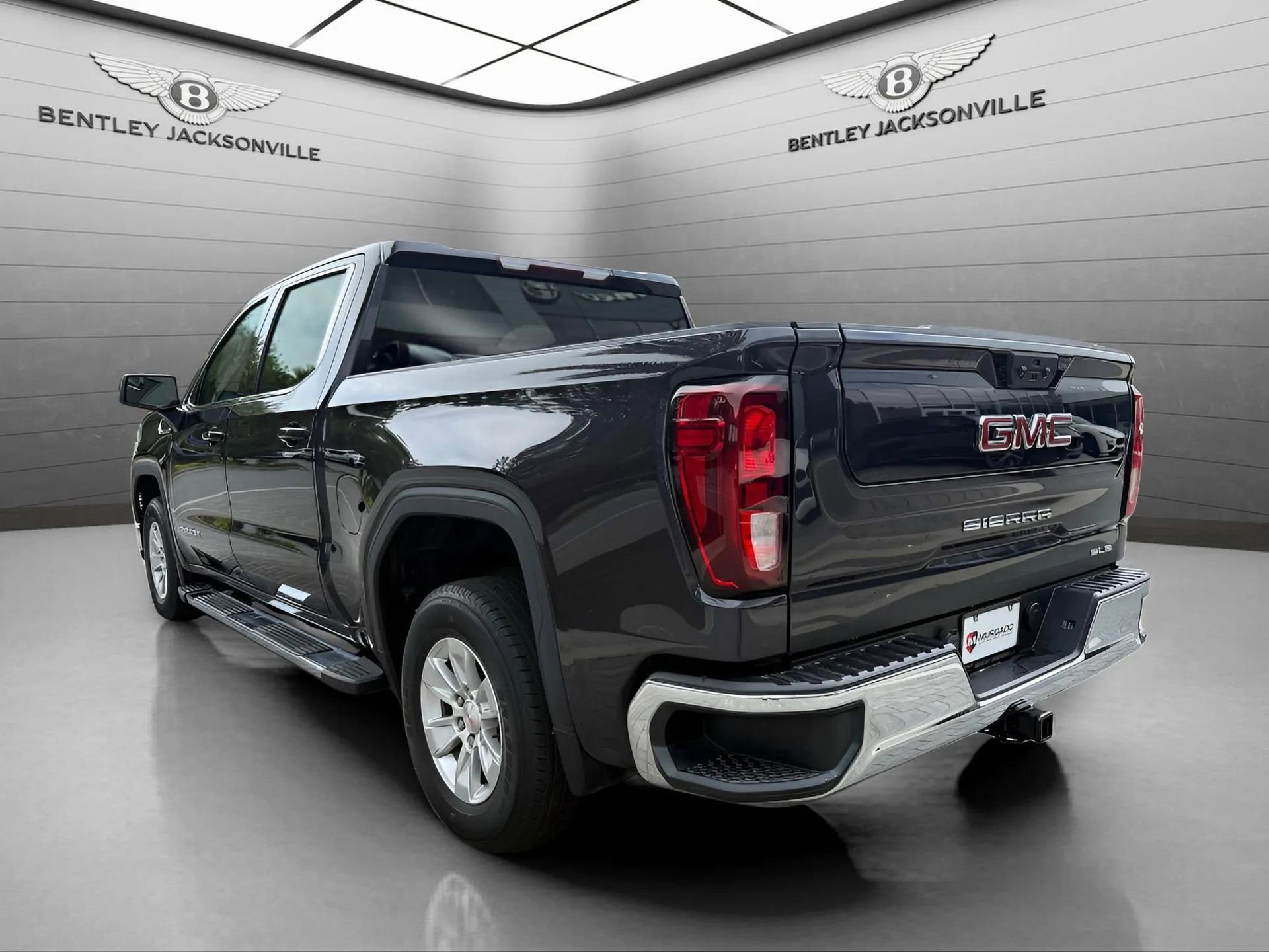 Used 2022 GMC Sierra 1500 SLE image 10